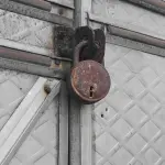 Novara, tre officine abusive sequestrate: multe da 5mila euro
