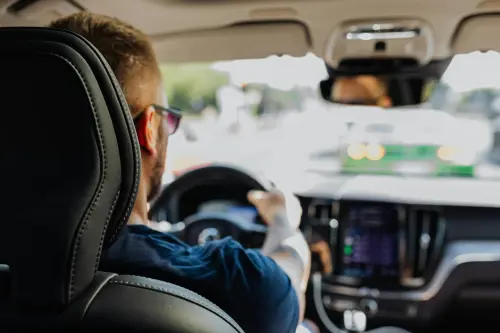 A4 Torino-Milano, oltre due chili di hashish nel bagagliaio: arrestati due giovani diretti a Milano