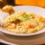Il risotto alla novarese: ricetta della tradizione e i ristoranti dove mangiarlo come vuole la storia