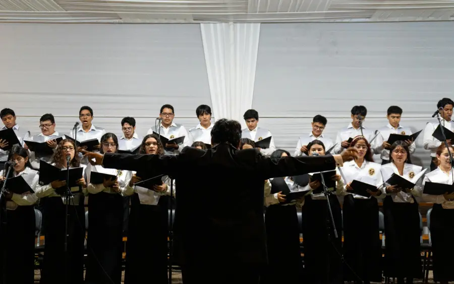 Trecate, il coro della scuola Rodari in scena con “A chi crede nei sogni”