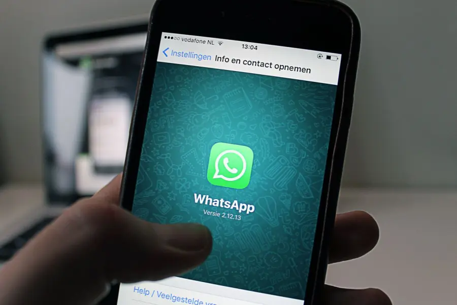 WhatsApp, allarme attacchi “zero-click”: i consigli della Polizia
