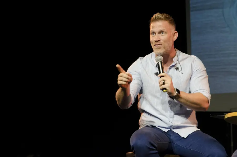 “60 minuti d’autrice” a Romentino: parole, storie e percorsi di vita