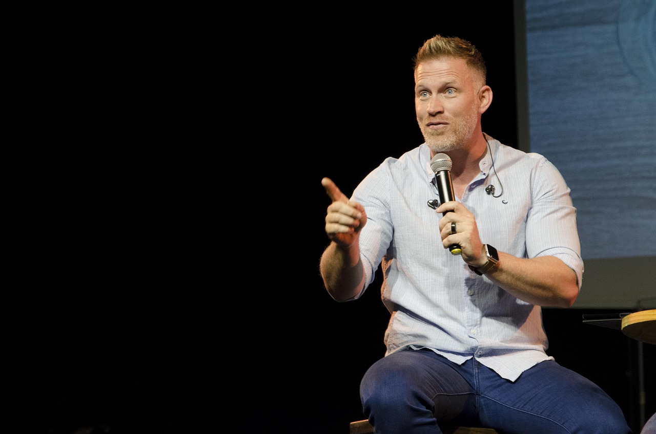 “60 minuti d’autrice” a Romentino: parole, storie e percorsi di vita