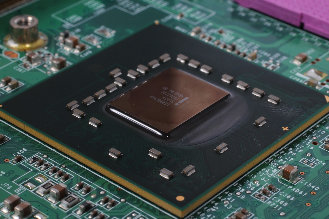 Silicon Box a Novara, firmato l’accordo di sviluppo: entra nella fase operativa il maxi investimento sui semiconduttori